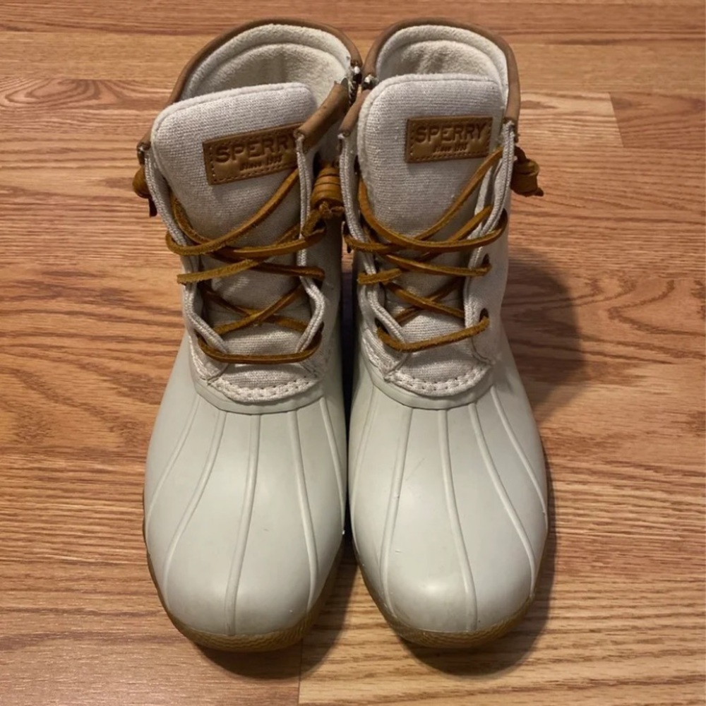 Sperry snow boots